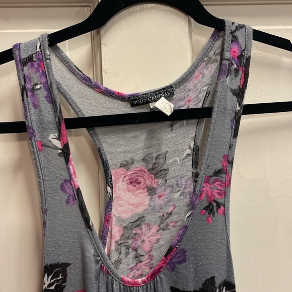 Body Central floral razorback tank, size large. - Picture 4 of 6